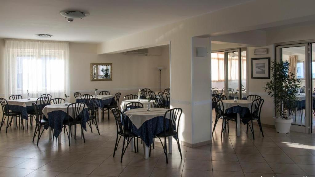 Hotel Antagos Montesilvano Exterior photo