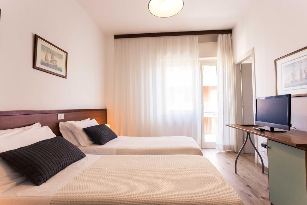 Hotel Antagos Montesilvano Exterior photo