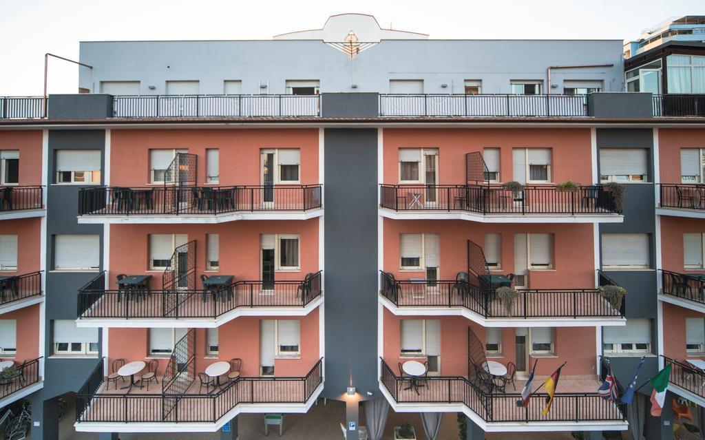 Hotel Antagos Montesilvano Exterior photo